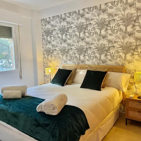 Apartment City Center 3 Bedroom Eurobell 2 *